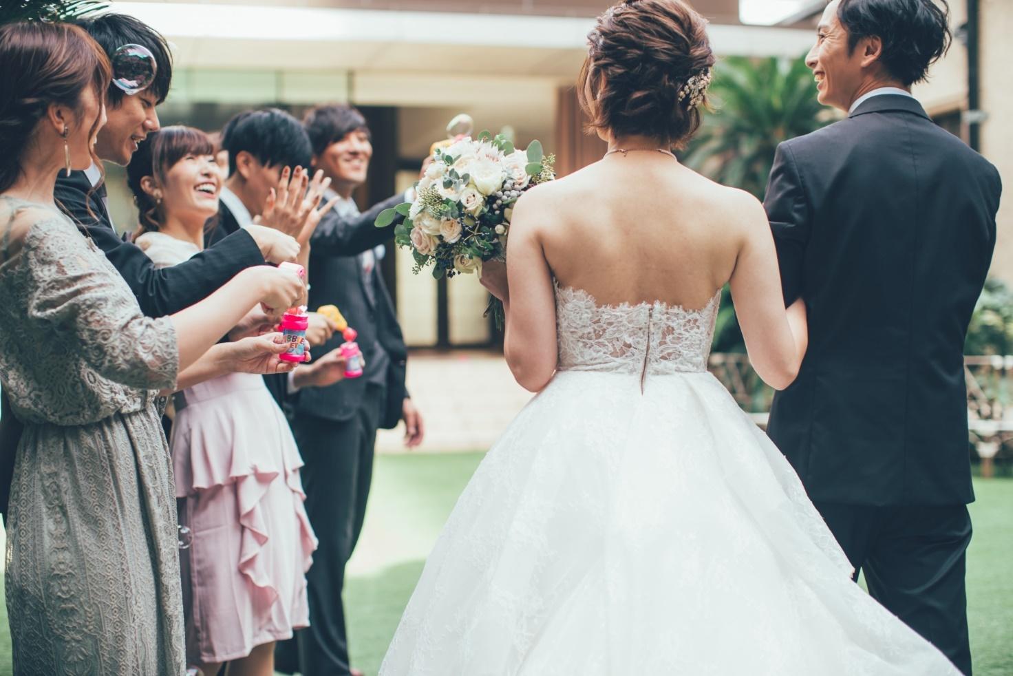 【結婚式余興ゲーム】ゲストに喜ばれるおすすめ景品12選!
