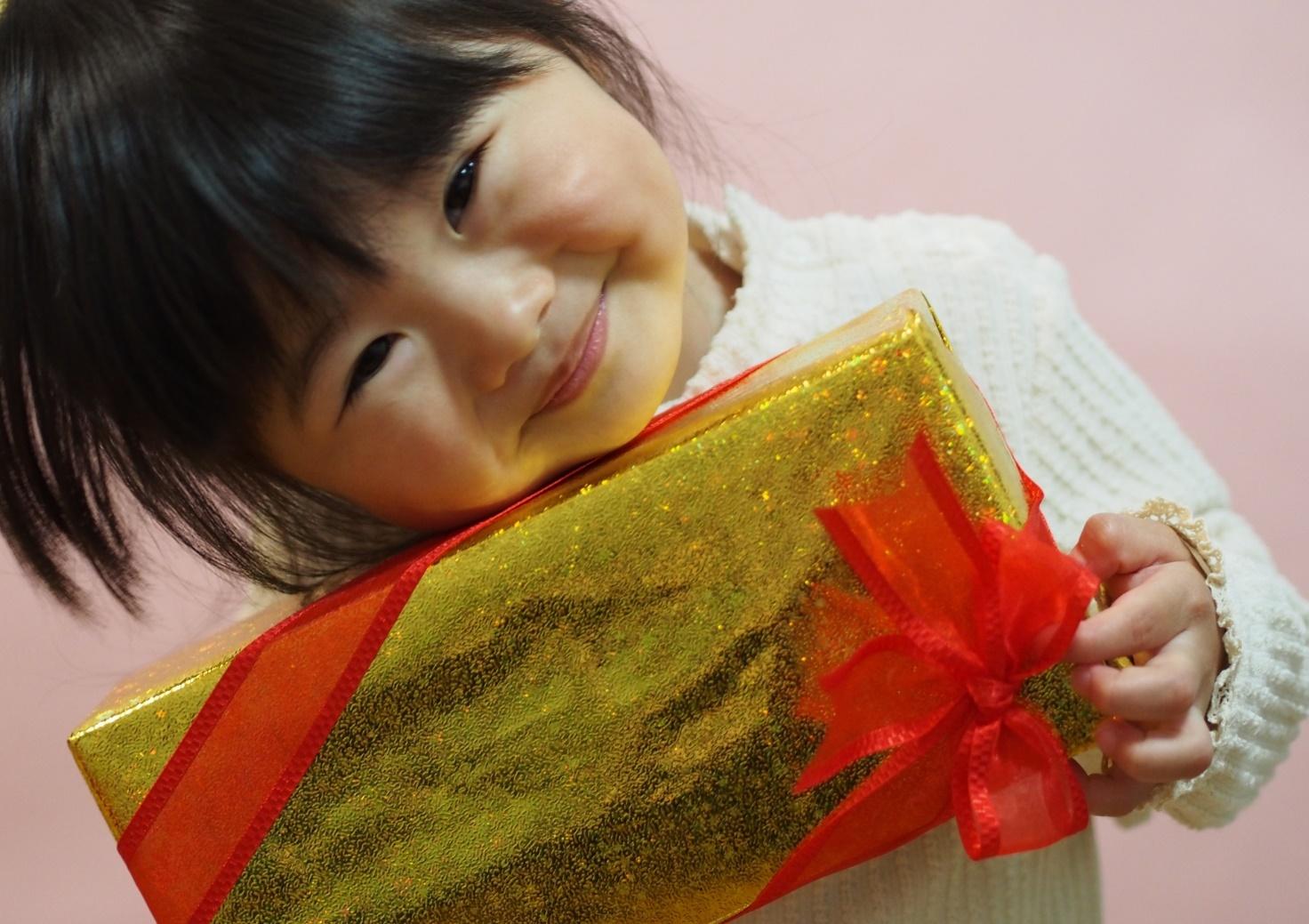子どもが喜ぶプレゼントを用意して楽しいクリスマスを盛り上げよう!