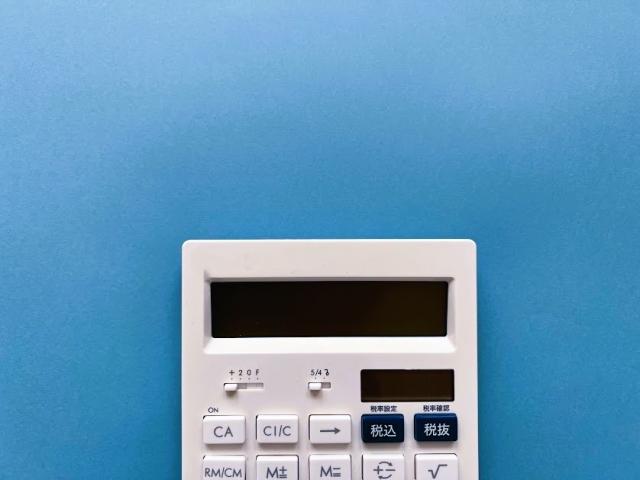 永年勤続表彰で贈る記念品の金額相場は?