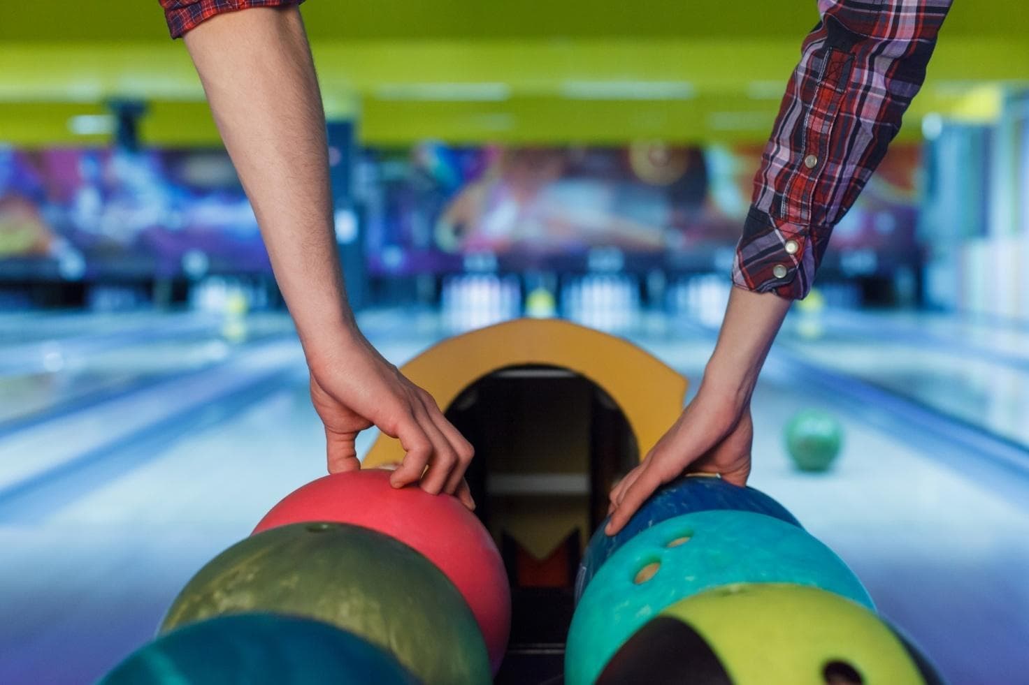 ボウリング大会は笑顔を生むレクリエーション！