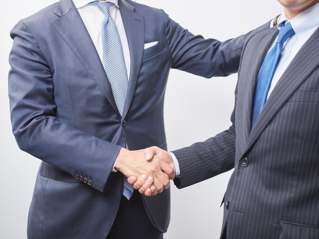 部下を上手に褒める5つのコツ