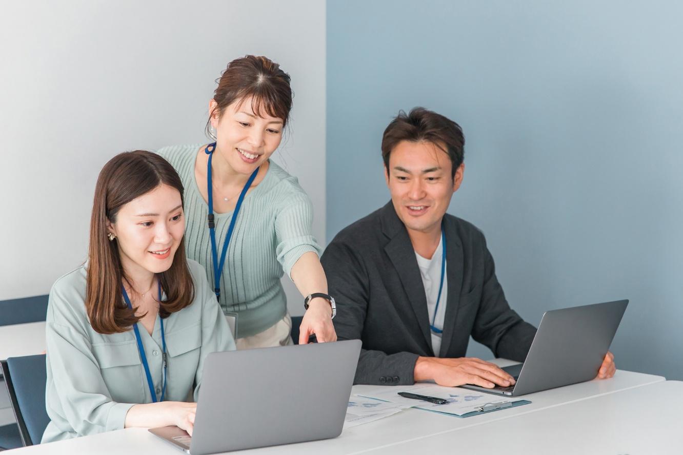 表彰式スライドで押さえたい基本構成