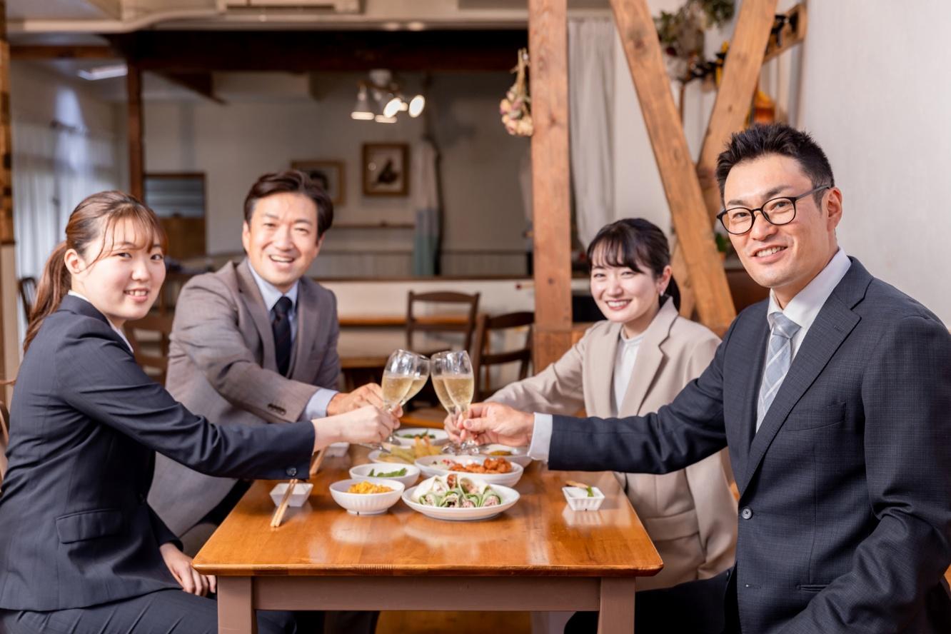 会社の忘年会だからこそ盛り上がる交流ゲーム