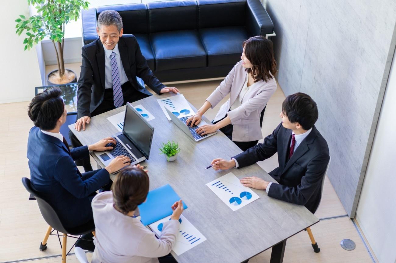 従業員のモチベーションが上がるような社内表彰を導入しよう！